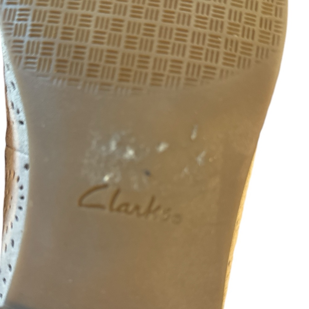 Clarks Women's Trish Calla Loafer Sand 100% Suede Size 9 - Picture 6 of 7